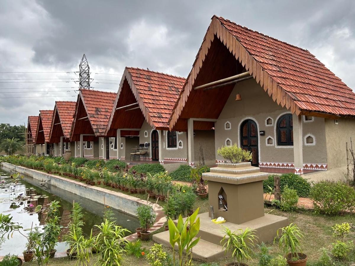 Arshinagar Shilpogram Hotel Kolkata Ngoại thất bức ảnh